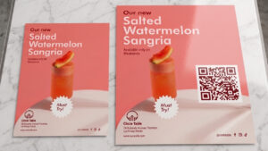 flyer vs poster